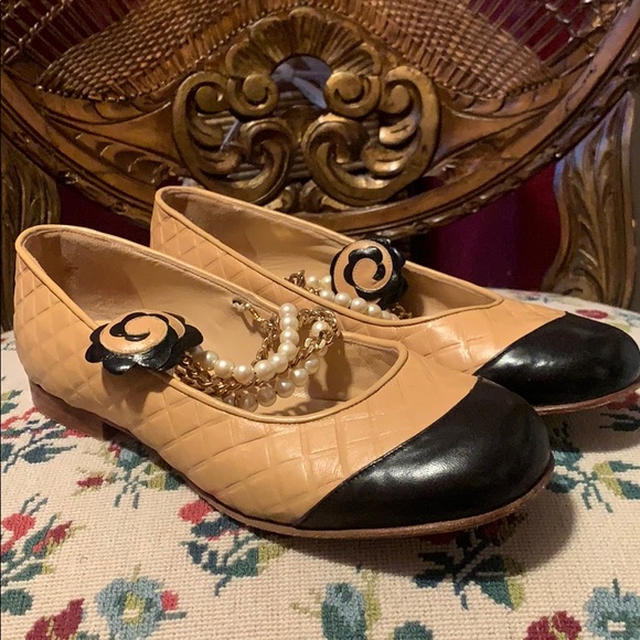 COPY - Chanel Flats with detachable pearls & Chains 38.5 - Picture 2 of 6
